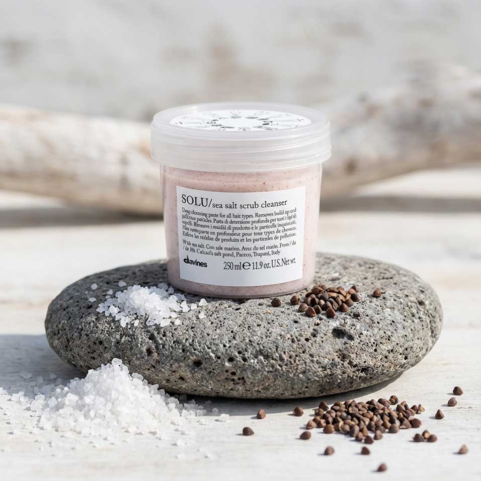SOLU/sea salt scrub cleanser