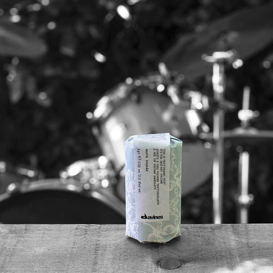 MORE INSIDE/texturizing dust